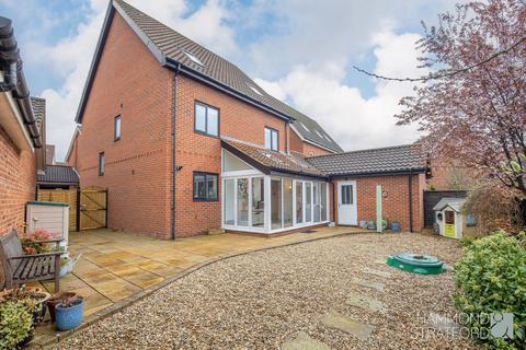5 bedroom detached house for sale, Poppy Close, Cringleford