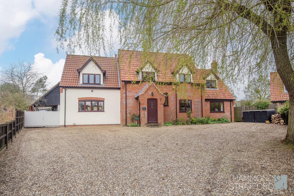 Wymondham Road, Wreningham 5 bed detached house for sale £850,000