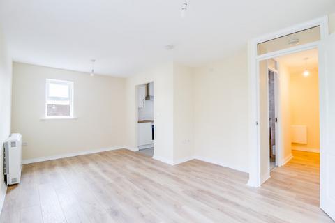 2 bedroom flat for sale - Wood Green, Basildon