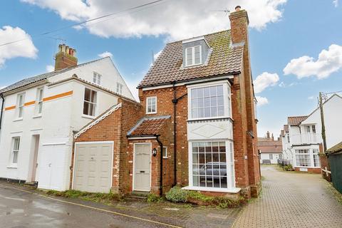 3 bedroom townhouse for sale, Gardner Road, Southwold IP18