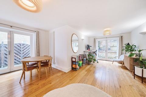 2 bedroom apartment for sale - Stratheden Road London SE3