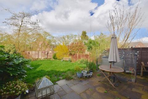 3 bedroom semi-detached house for sale - Potter Close, Market Weighton