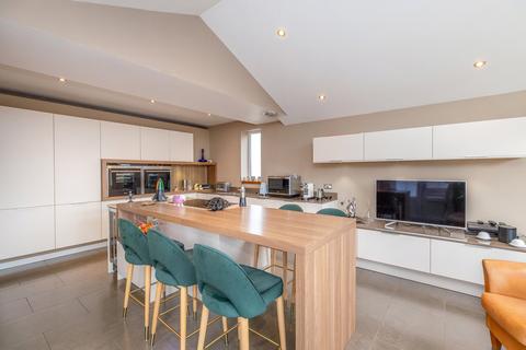 23 Braemar Crescent, Bearsden, Glasgow, G61 1DE