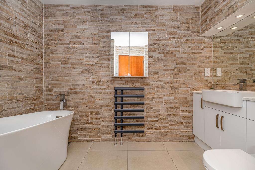 En Suite Bathroom