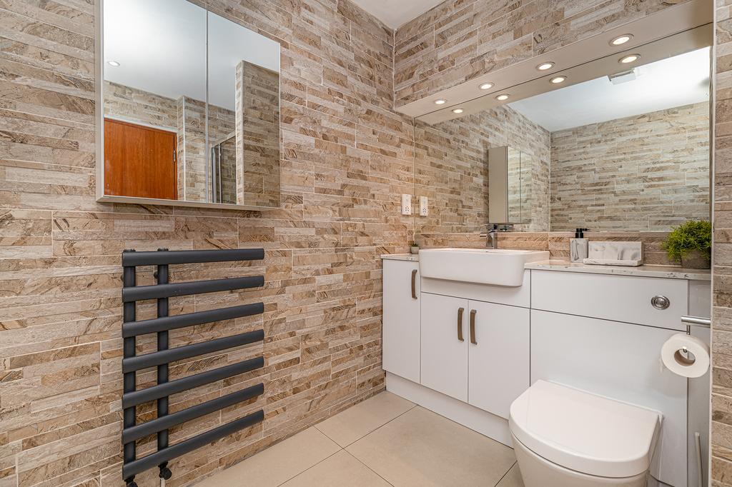 En Suite Bathroom