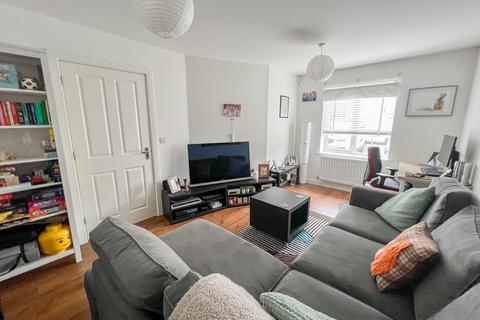 18 Claremont Crescent, Rayleigh, SS6 9GZ