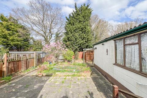 2 bedroom semi-detached bungalow for sale, Hawkwell Road, Hockley