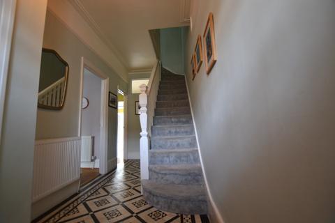 4 bedroom terraced house to rent - Burford Gardens, London N13