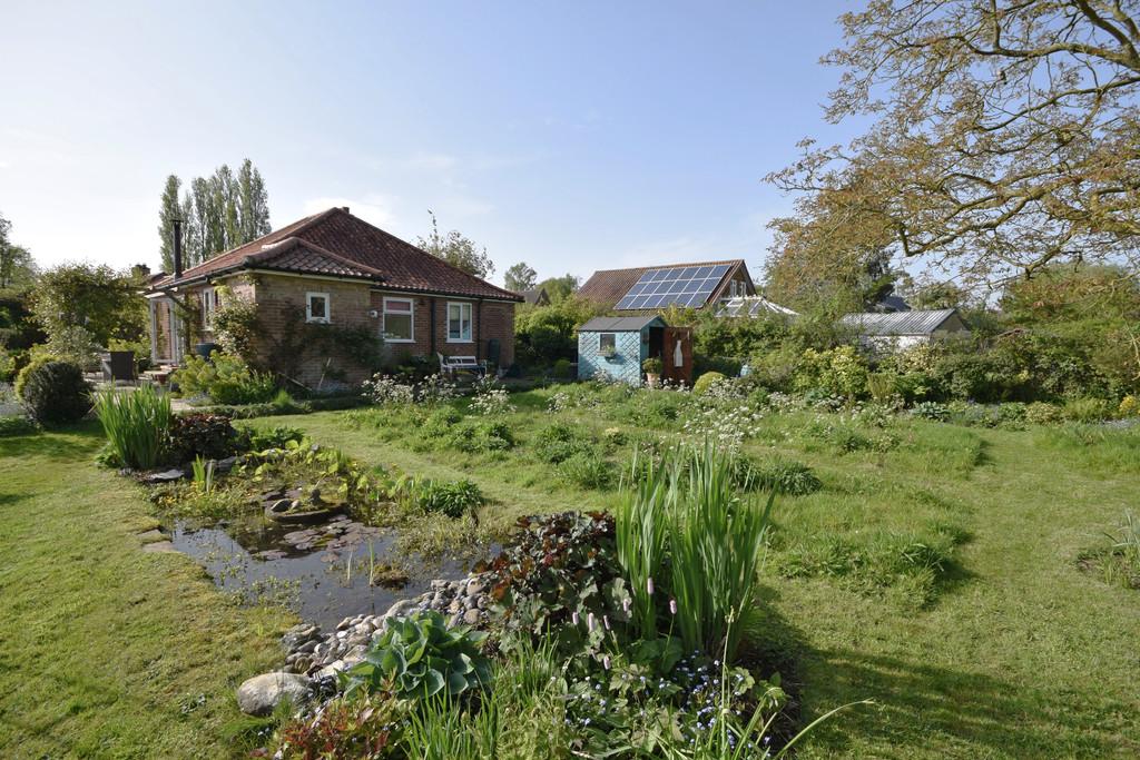 Hingham 3 bed detached bungalow for sale £425,000