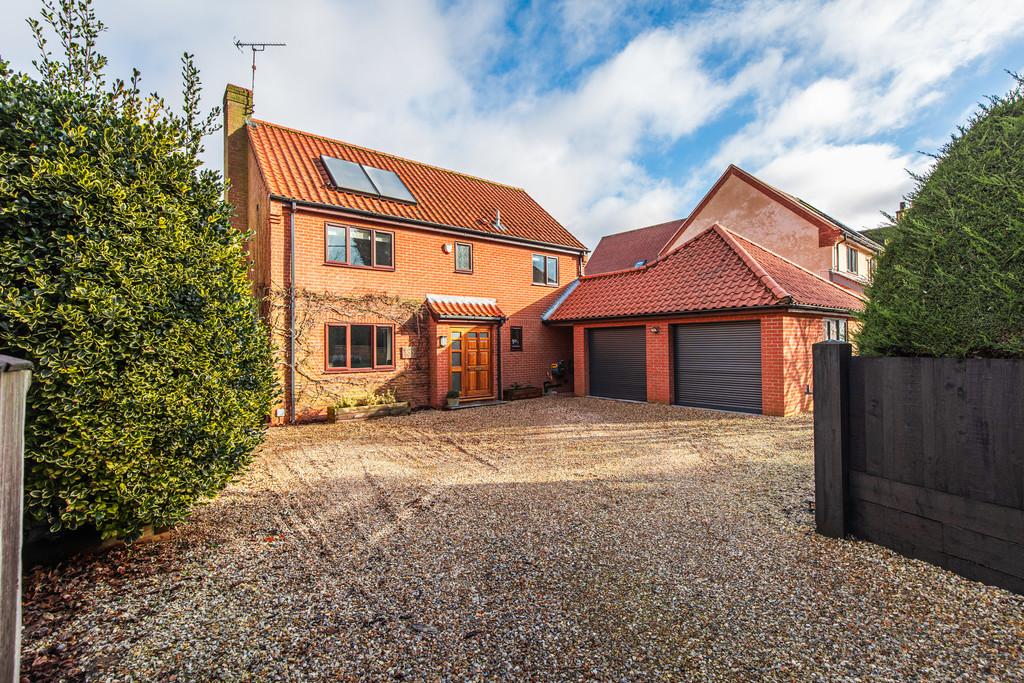North Elmham 4 bed detached house for sale £500,000