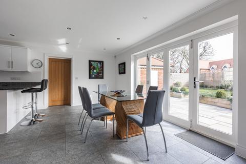 3 Castle Close, Holt, NR25 6FB