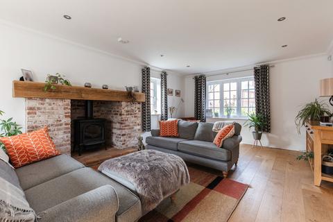 3 Castle Close, Holt, NR25 6FB