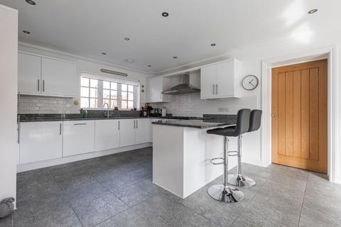3 Castle Close, Holt, NR25 6FB
