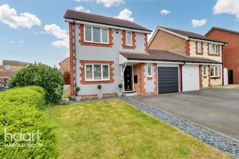 8 Blakeborough Drive, Harold Wood, Romford, RM3 0WS