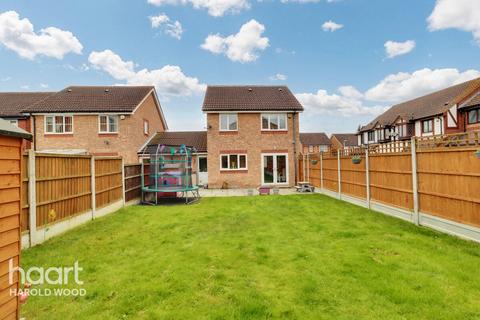 8 Blakeborough Drive, Harold Wood, Romford, RM3 0WS