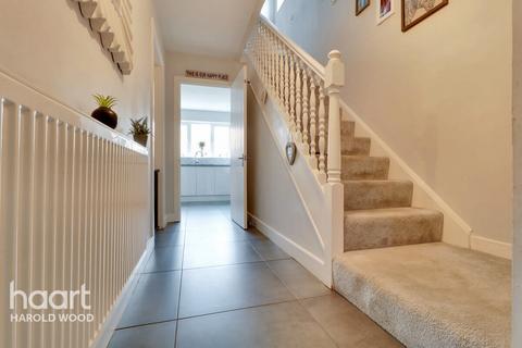 8 Blakeborough Drive, Harold Wood, Romford, RM3 0WS