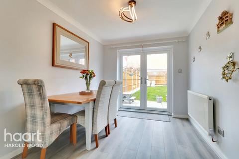 8 Blakeborough Drive, Harold Wood, Romford, RM3 0WS
