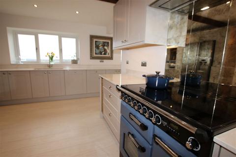 4 bedroom detached house for sale - Rowgate, Upper Cumberworth