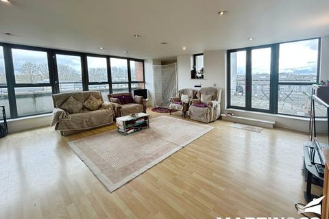 2 bedroom penthouse to rent, Victoria Court, Chelmsford