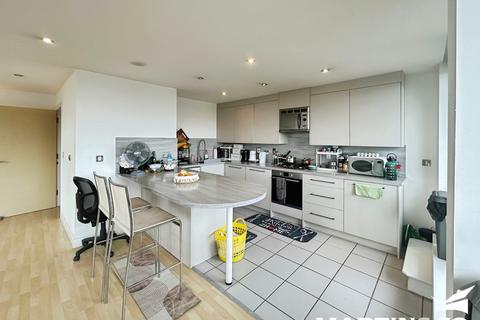 2 bedroom penthouse to rent, Victoria Court, Chelmsford