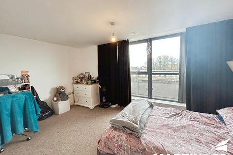 2 bedroom penthouse to rent, Victoria Court, Chelmsford
