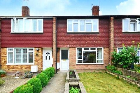 69 Connaught Crescent, Brookwood, Woking, GU24 0AW