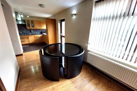 5 bedroom semi-detached house for sale - Windsor Crescent, Prestwich, M25