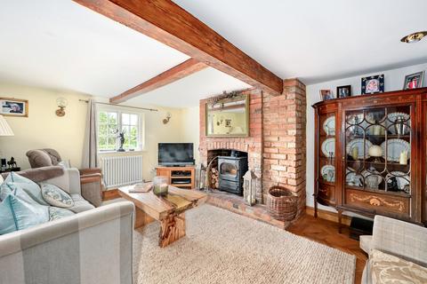 3 bedroom cottage for sale - Peasmarsh Road, Beckley, Near Rye, East Sussex TN31 6TJ