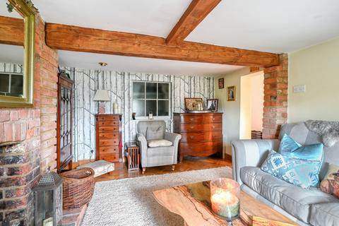 3 bedroom cottage for sale - Peasmarsh Road, Beckley, Near Rye, East Sussex TN31 6TJ