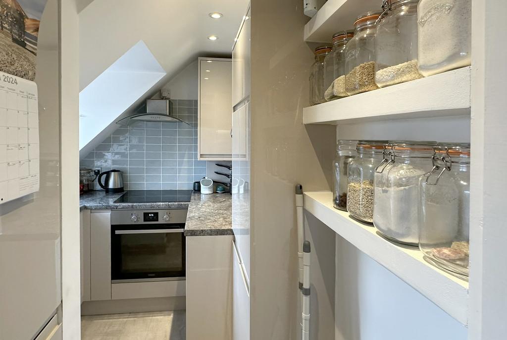 6 Greenlea, Keyhaven Road - Kitchen 2