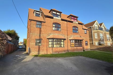 2 bedroom apartment for sale, Greenlea, Milford On Sea SO41