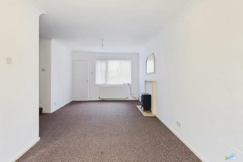 3 bedroom end of terrace house to rent, Farnworth Avenue, Wirral CH46