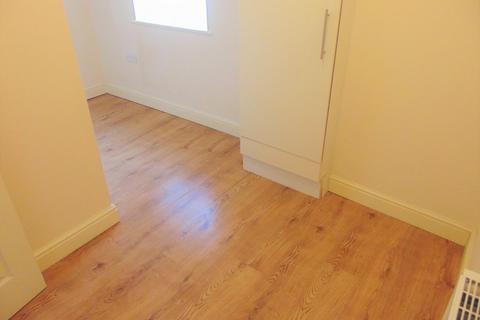 2 bedroom apartment to rent - Waterloo Road, Wirral CH45