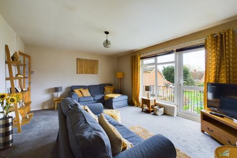 2 bedroom apartment for sale, Moreton Road, Wirral CH49