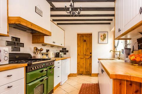 34 Avenue Road, Rushden, NN10 0SJ