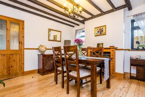 34 Avenue Road, Rushden, NN10 0SJ