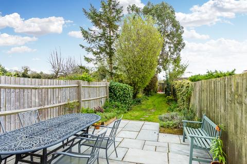 34 Avenue Road, Rushden, NN10 0SJ