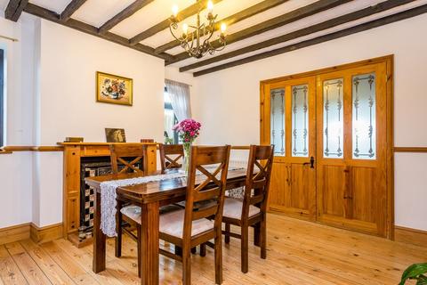 34 Avenue Road, Rushden, NN10 0SJ