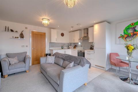 1 bedroom flat for sale, Gresley Close, Stratford Upon Avon CV37 6EW