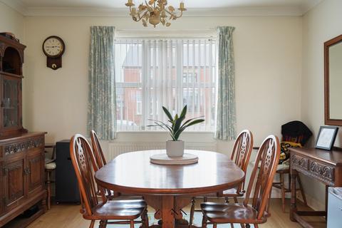 26 Crowgate, South Anston, Sheffield, S25 5AL