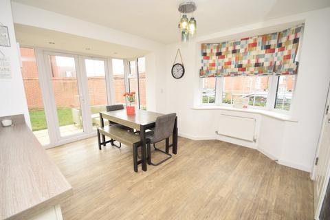 4 bedroom detached house for sale, The Squirrels, Whitchurch