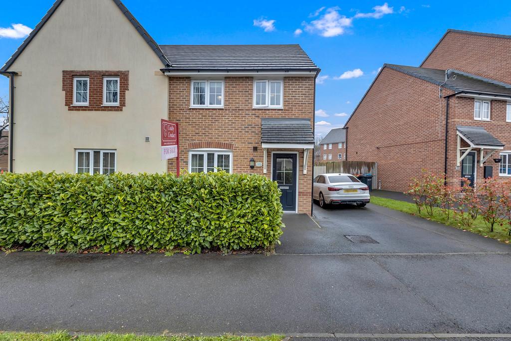 Imperial Avenue, Winnington, Northwich 3 bed semidetached house for