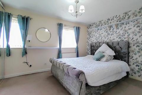 16 Carling Close, Bradford, BD7 4RU