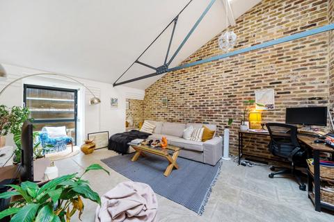 2 bedroom apartment for sale - Odessa Street, London
