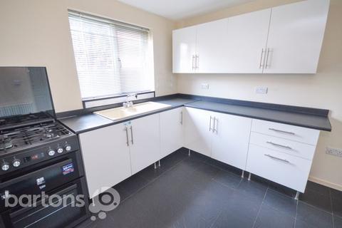 3 bedroom terraced house to rent, Blyth Close, WHISTON