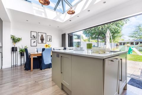 79 Crombie Road, Sidcup, DA15 8AT