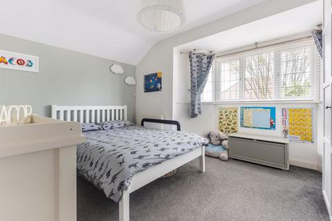 79 Crombie Road, Sidcup, DA15 8AT