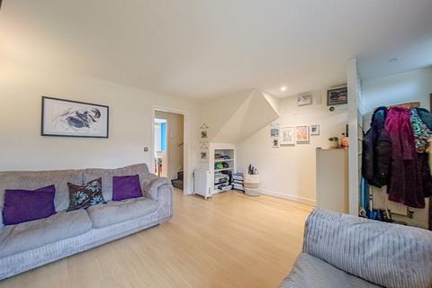 5 Broadwater Road, London, SE28 0AZ