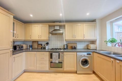 5 Broadwater Road, London, SE28 0AZ