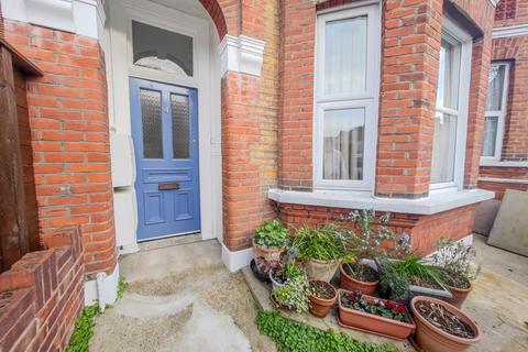 2 bedroom flat for sale, Vernham Road, Plumstead